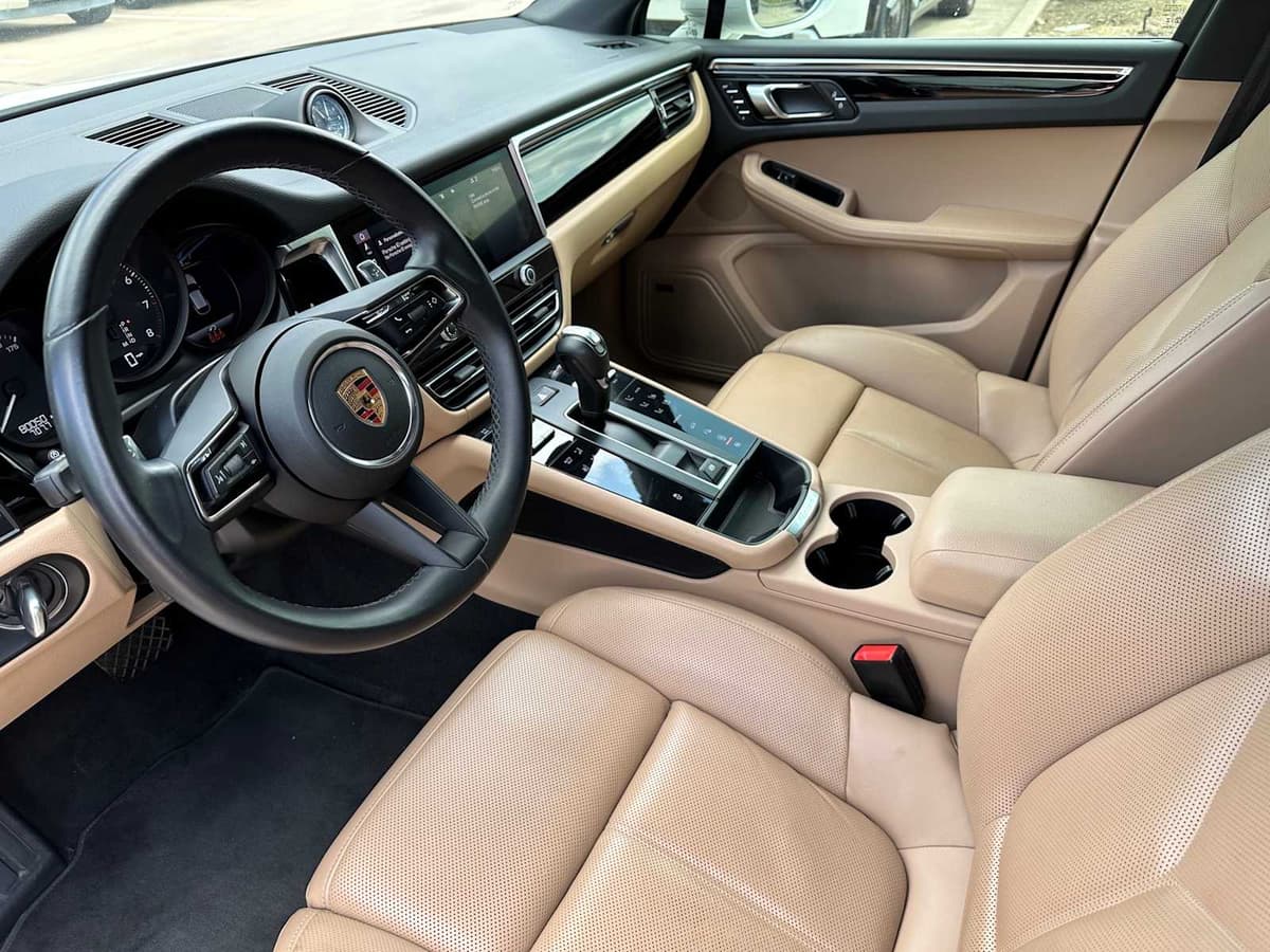 2024 Porsche Macan - Image 8
