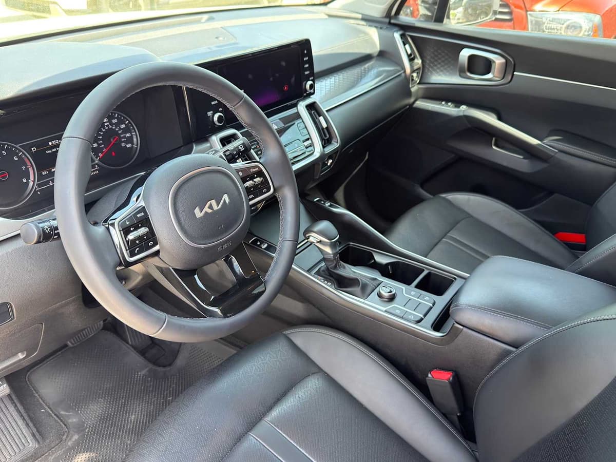 2023 Kia Sorento - Image 9
