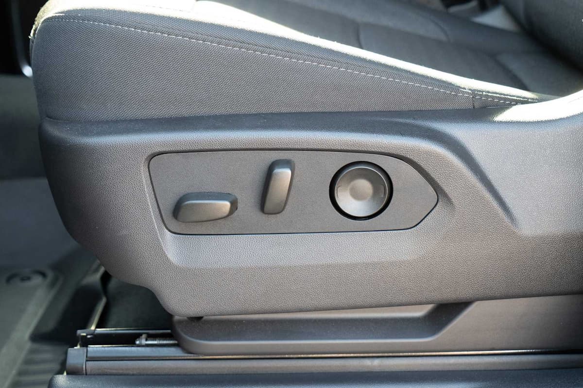 2025 Chevrolet Silverado 1500 - Image 22