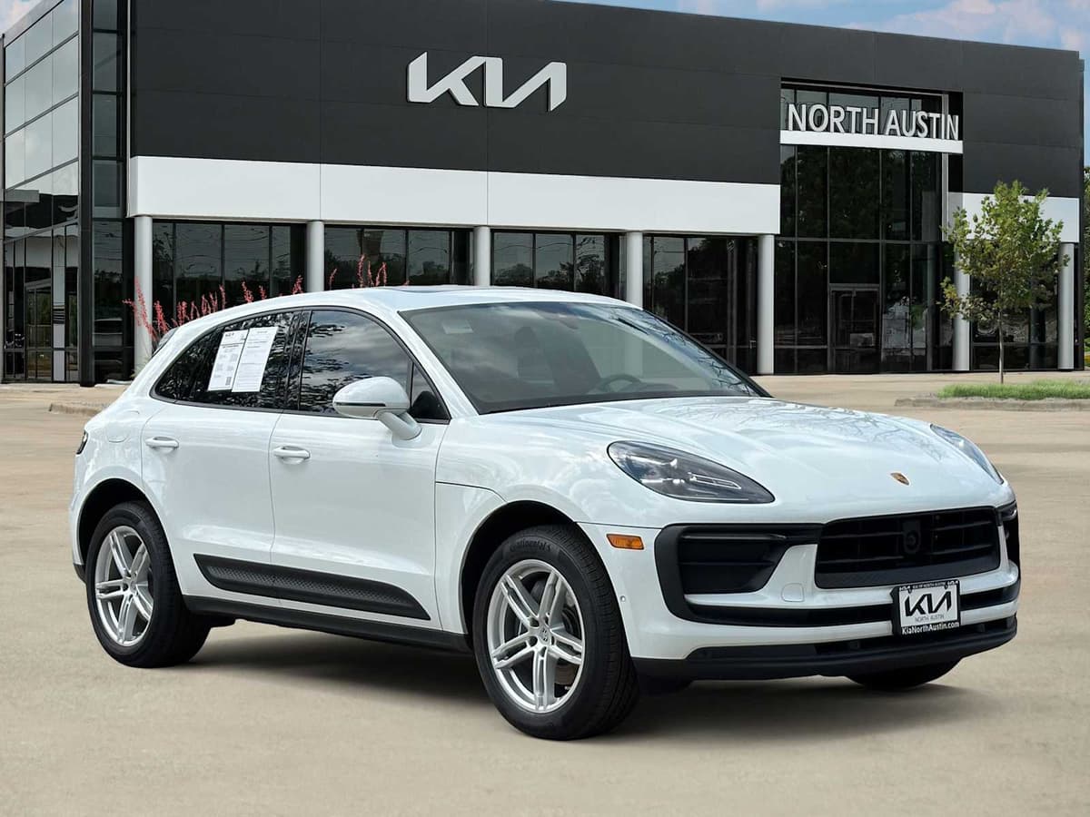 2024 Porsche Macan - Image 7