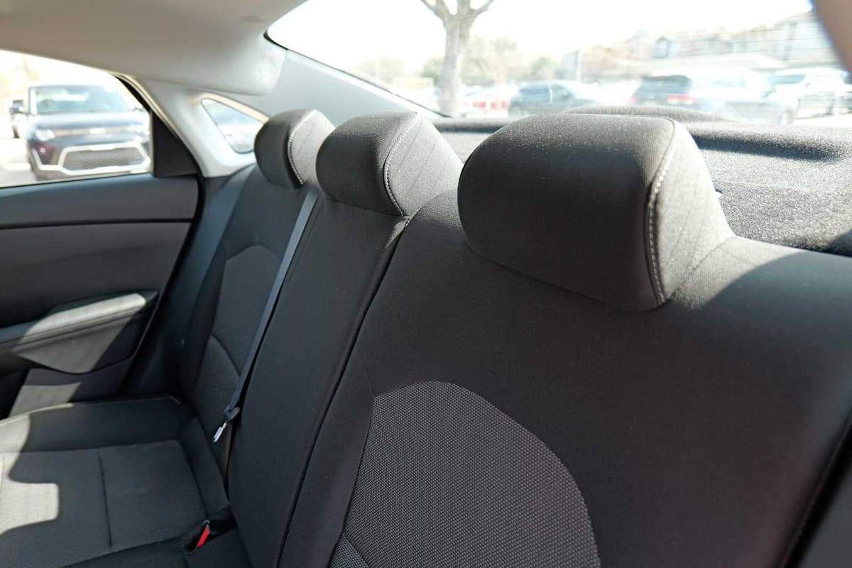 2024 Kia Forte - Image 25