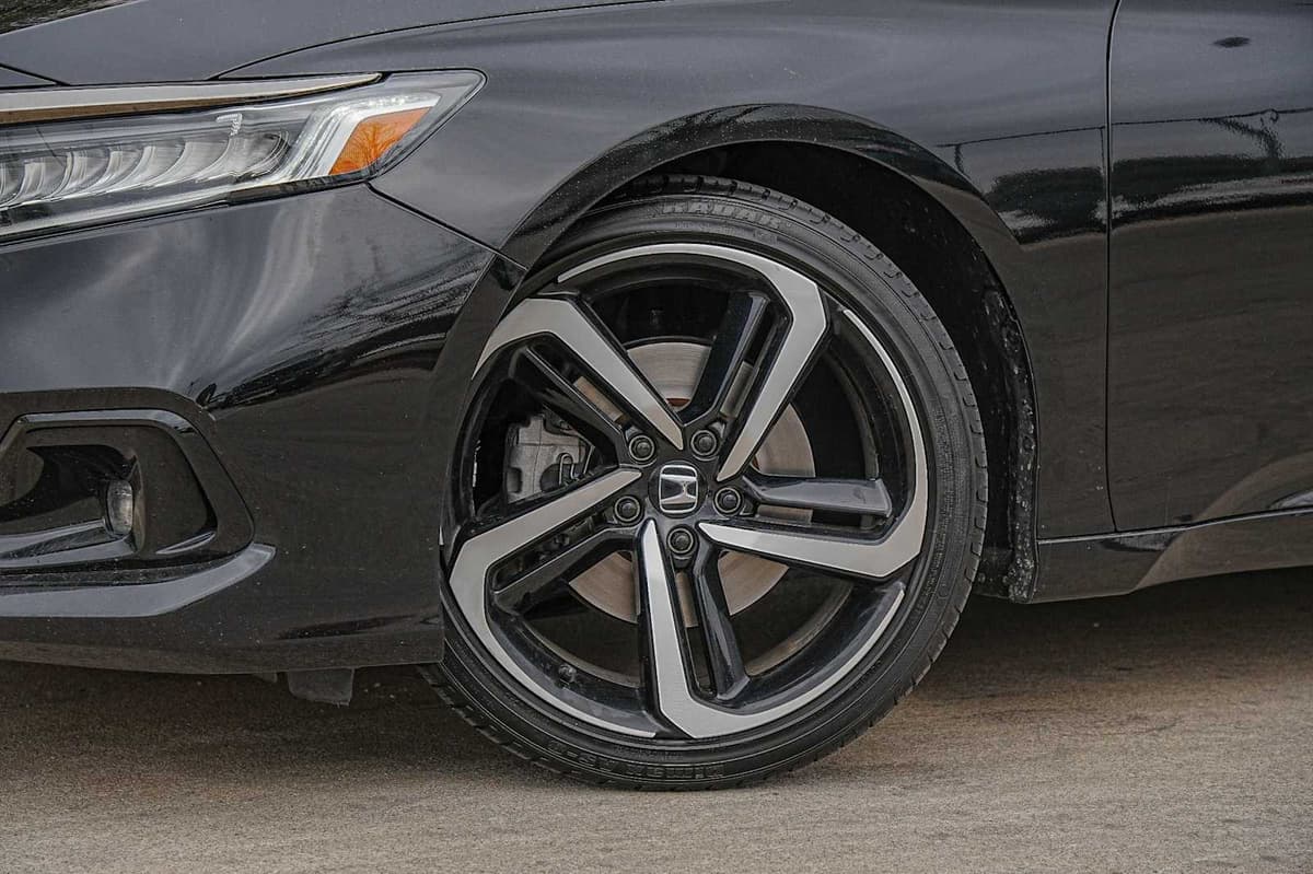 2021 Honda Accord - Image 2