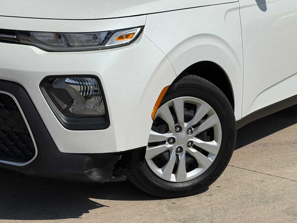 2021 Kia Soul - Image 2