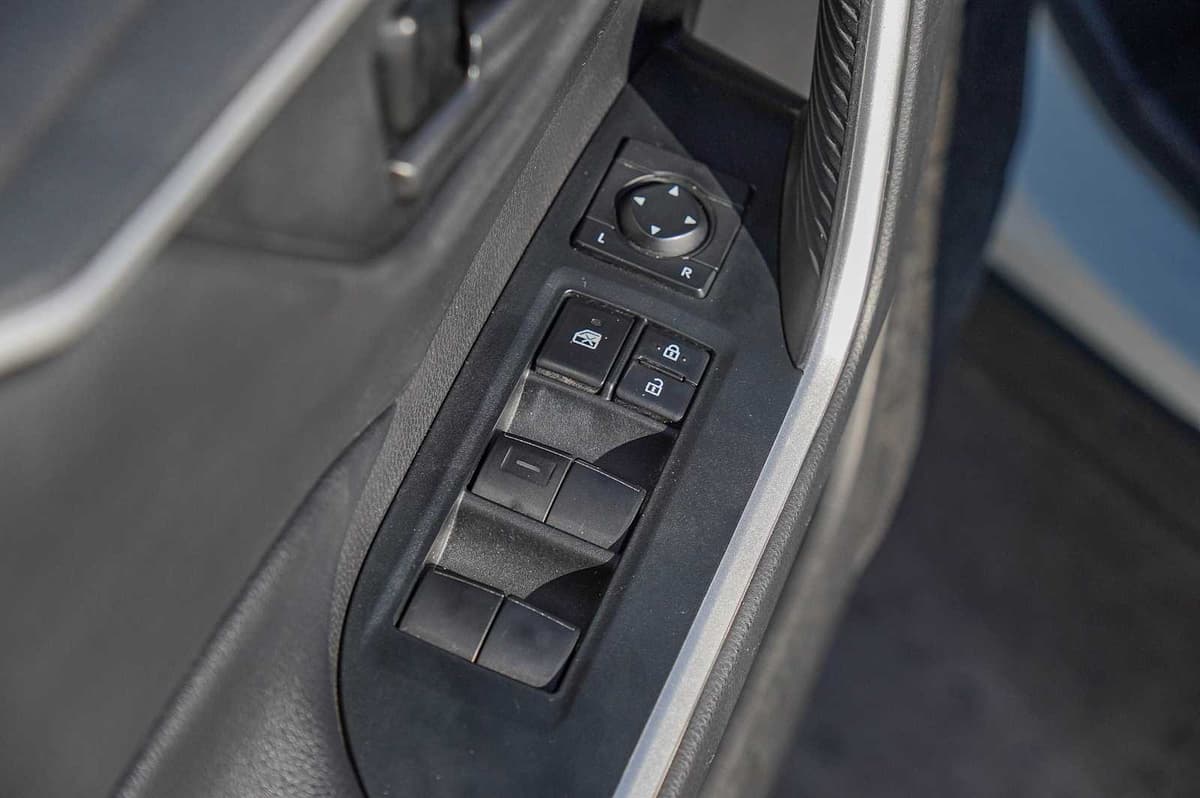 2021 Toyota RAV4 - Image 22