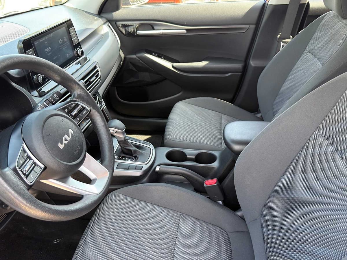 2023 Kia Seltos - Image 10