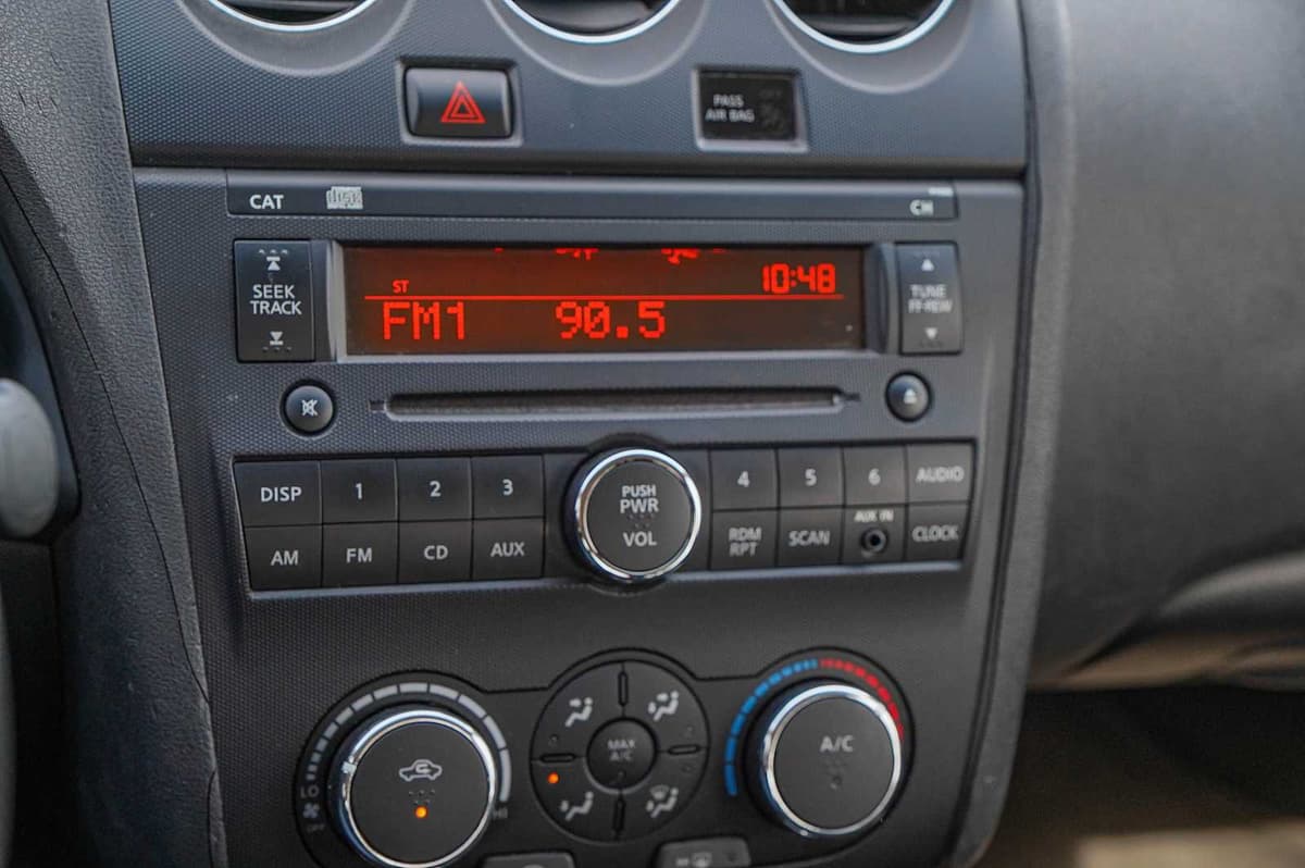 2012 Nissan Altima - Image 15