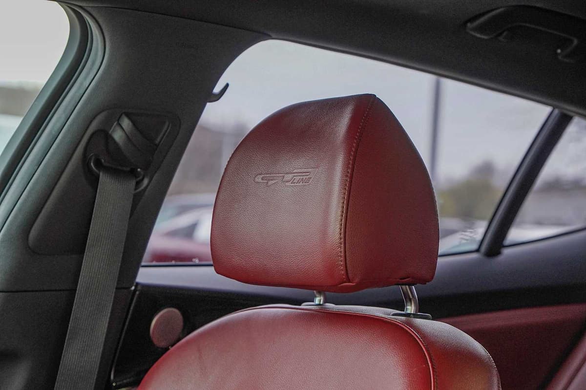 2021 Kia Stinger - Image 12