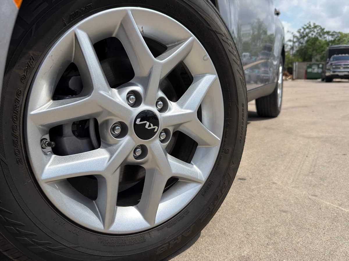 2025 Kia Soul - Image 2