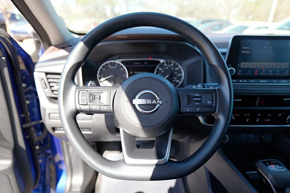 2023 Nissan Rogue - Image 12