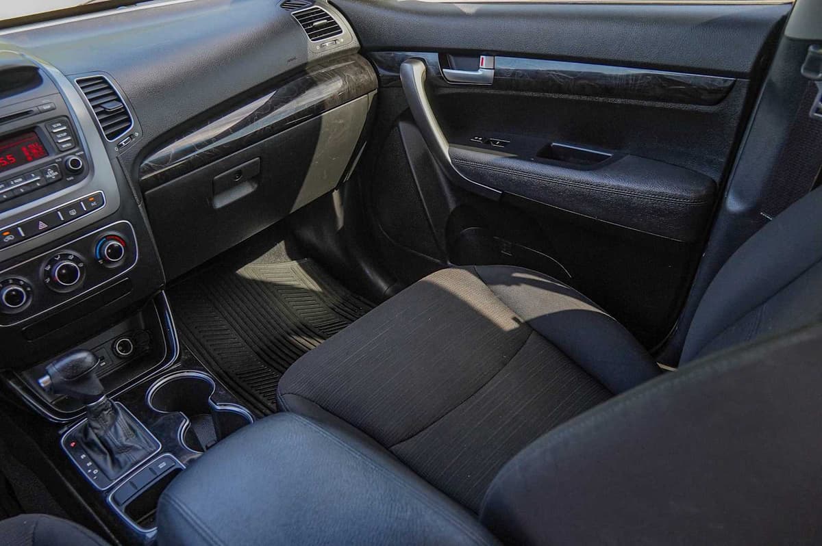 2014 Kia Sorento - Image 25