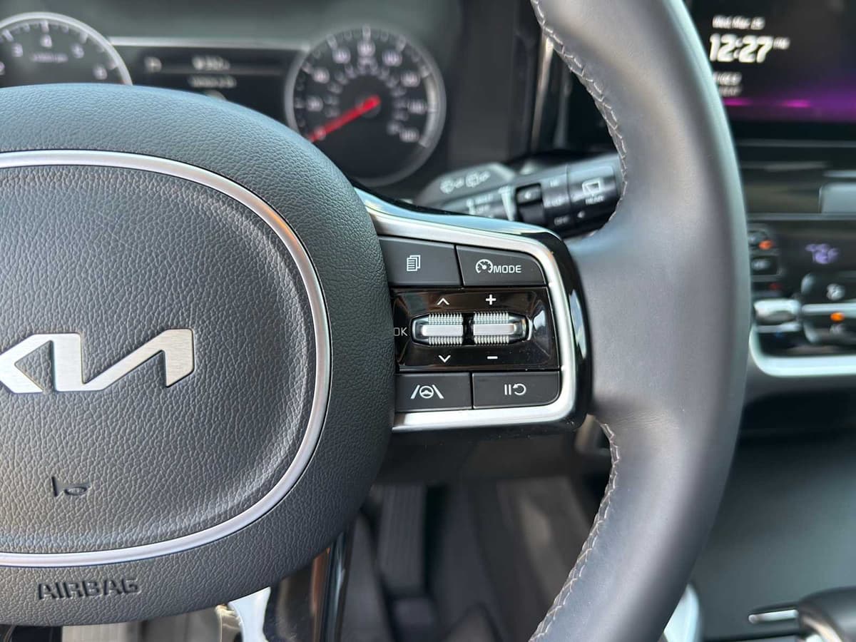 2023 Kia Sorento - Image 16