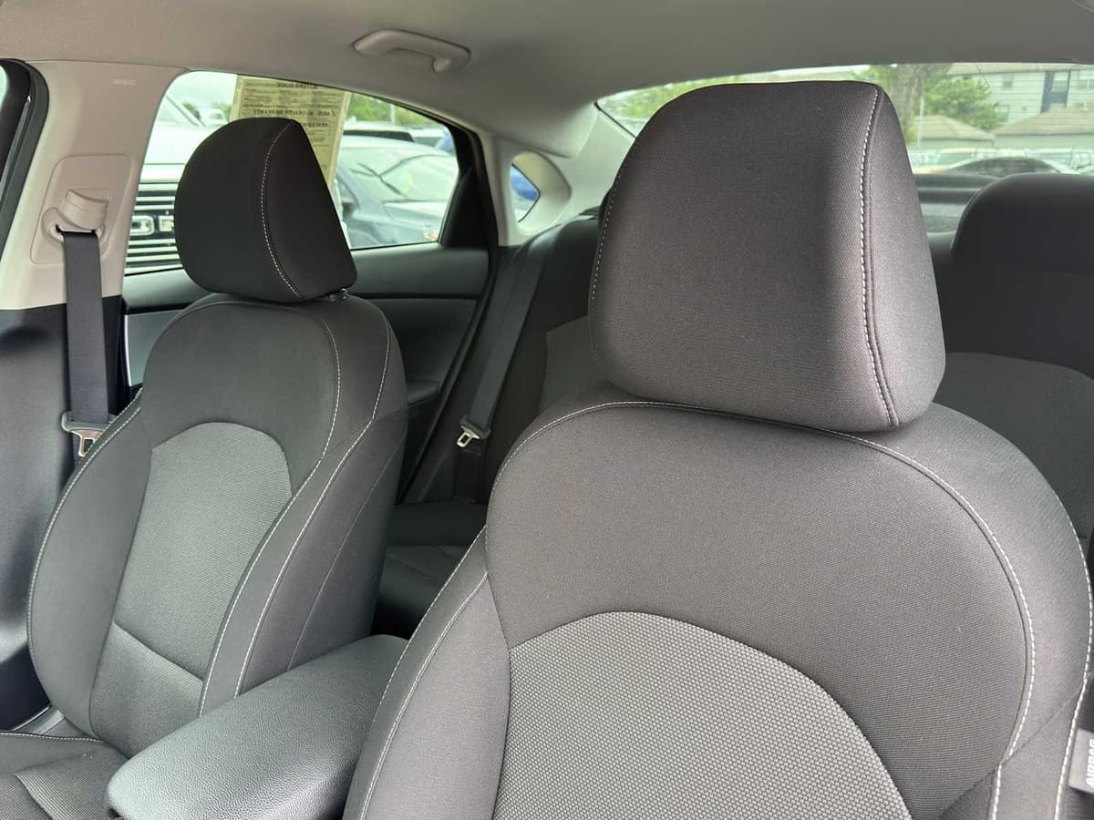 2024 Kia Forte - Image 9