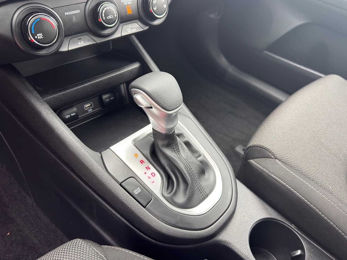 2023 Kia Forte - Image 12
