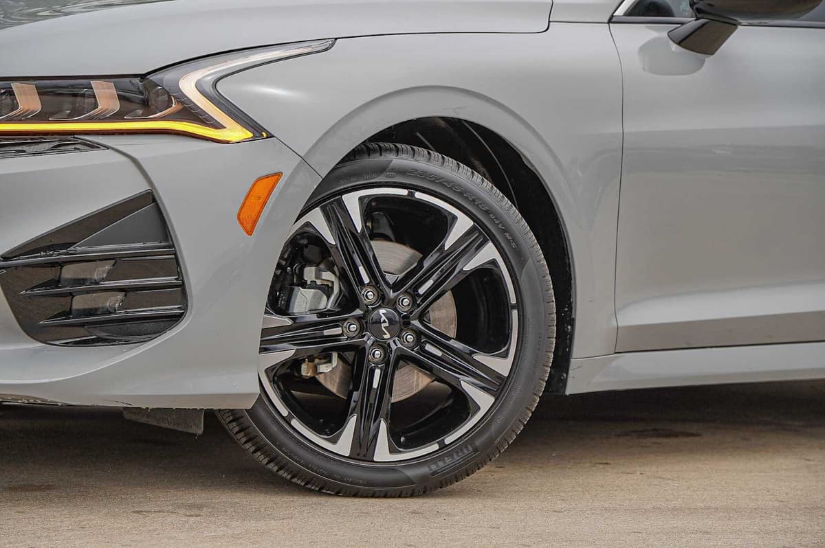 2024 Kia K5 - Image 2