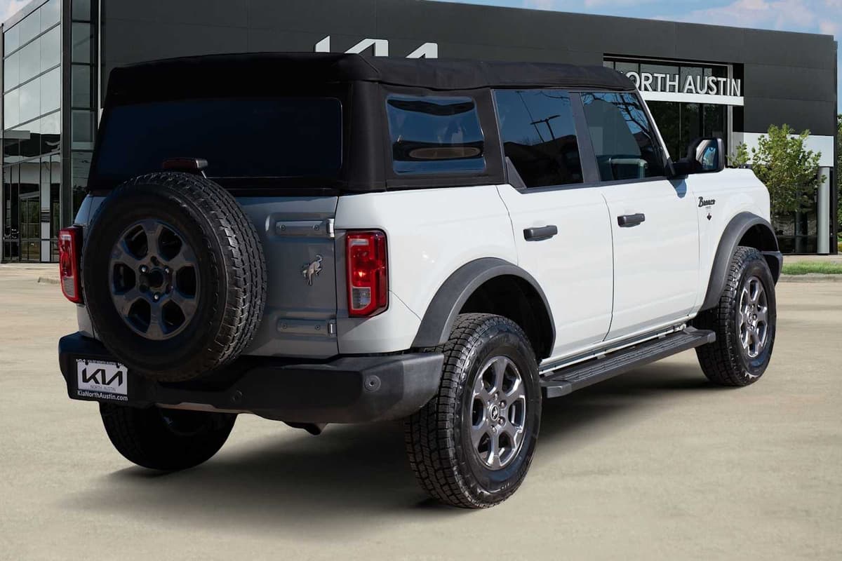 2022 Ford Bronco - Image 6