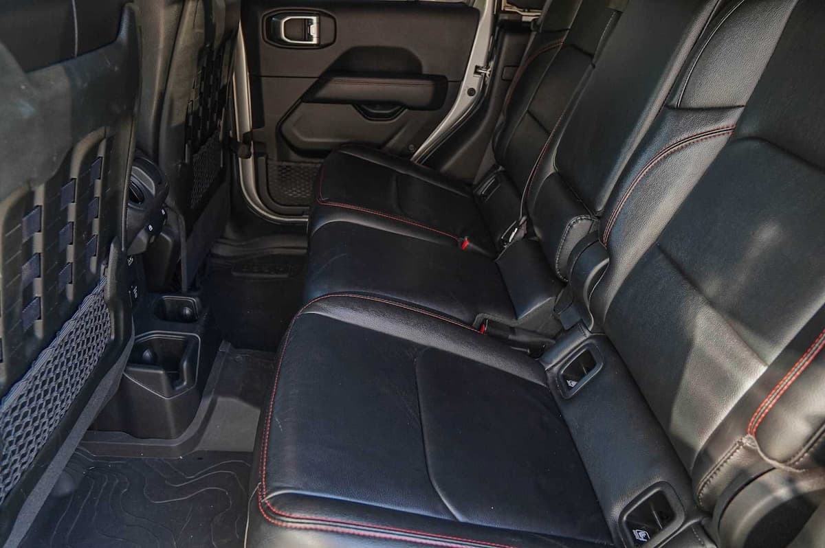 2023 Jeep Gladiator - Image 29