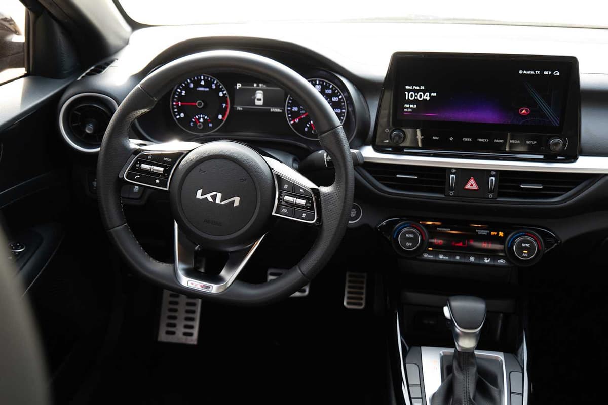 2024 Kia Forte - Image 27