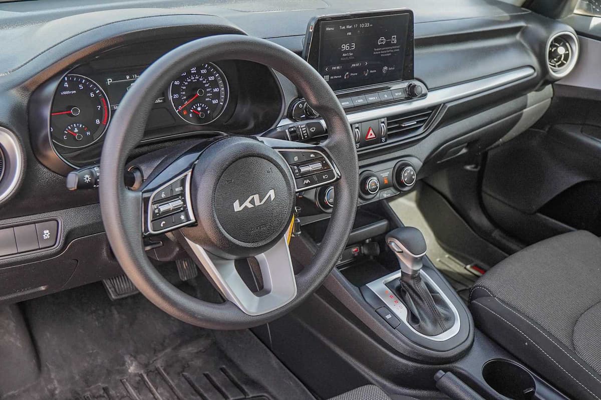 2024 Kia Forte - Image 9