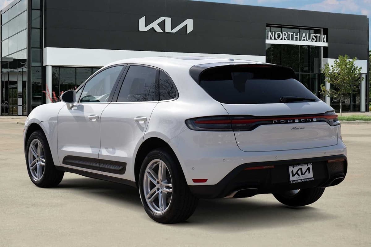 2024 Porsche Macan - Image 5