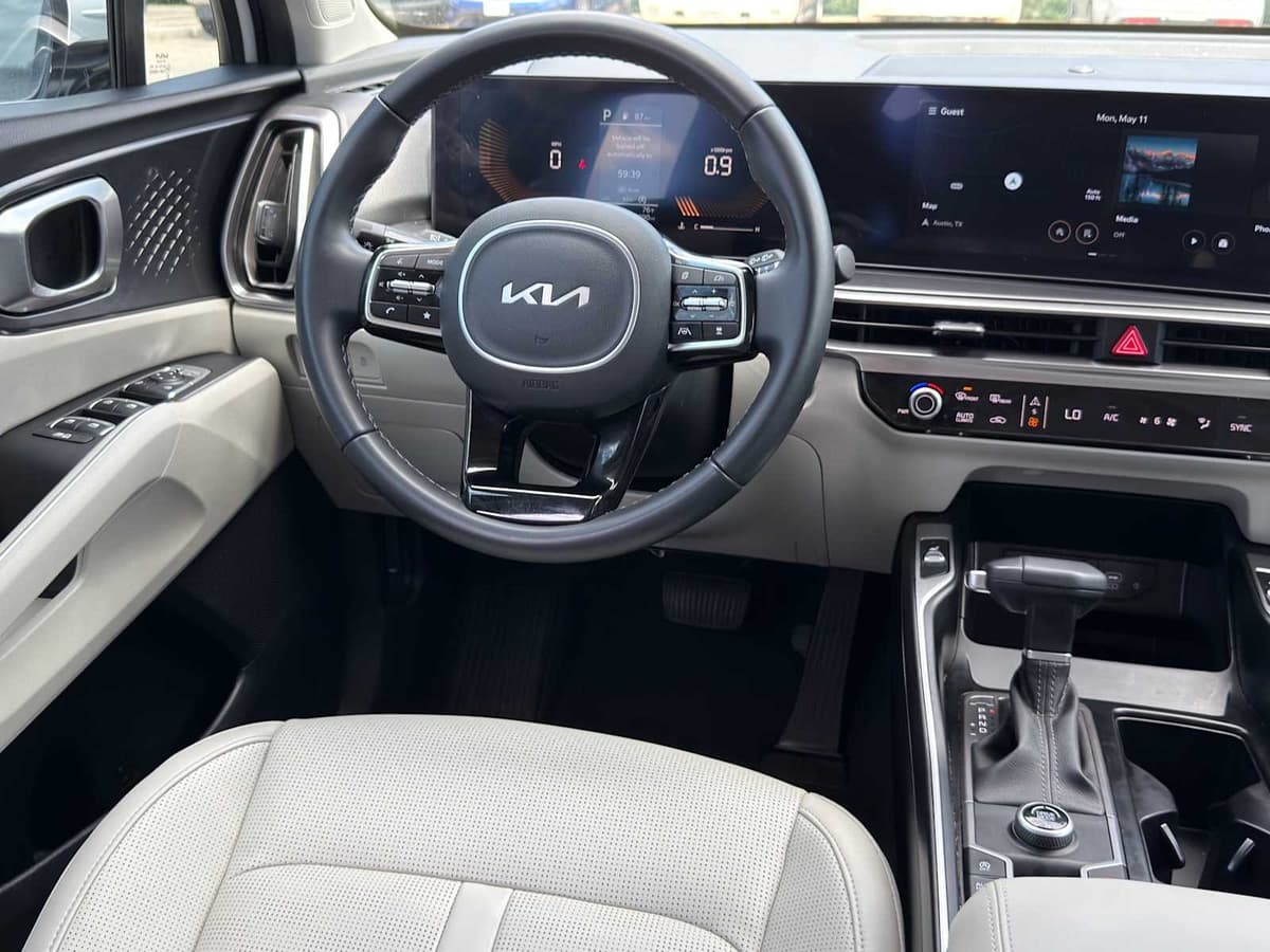 2025 Kia Sorento - Image 22