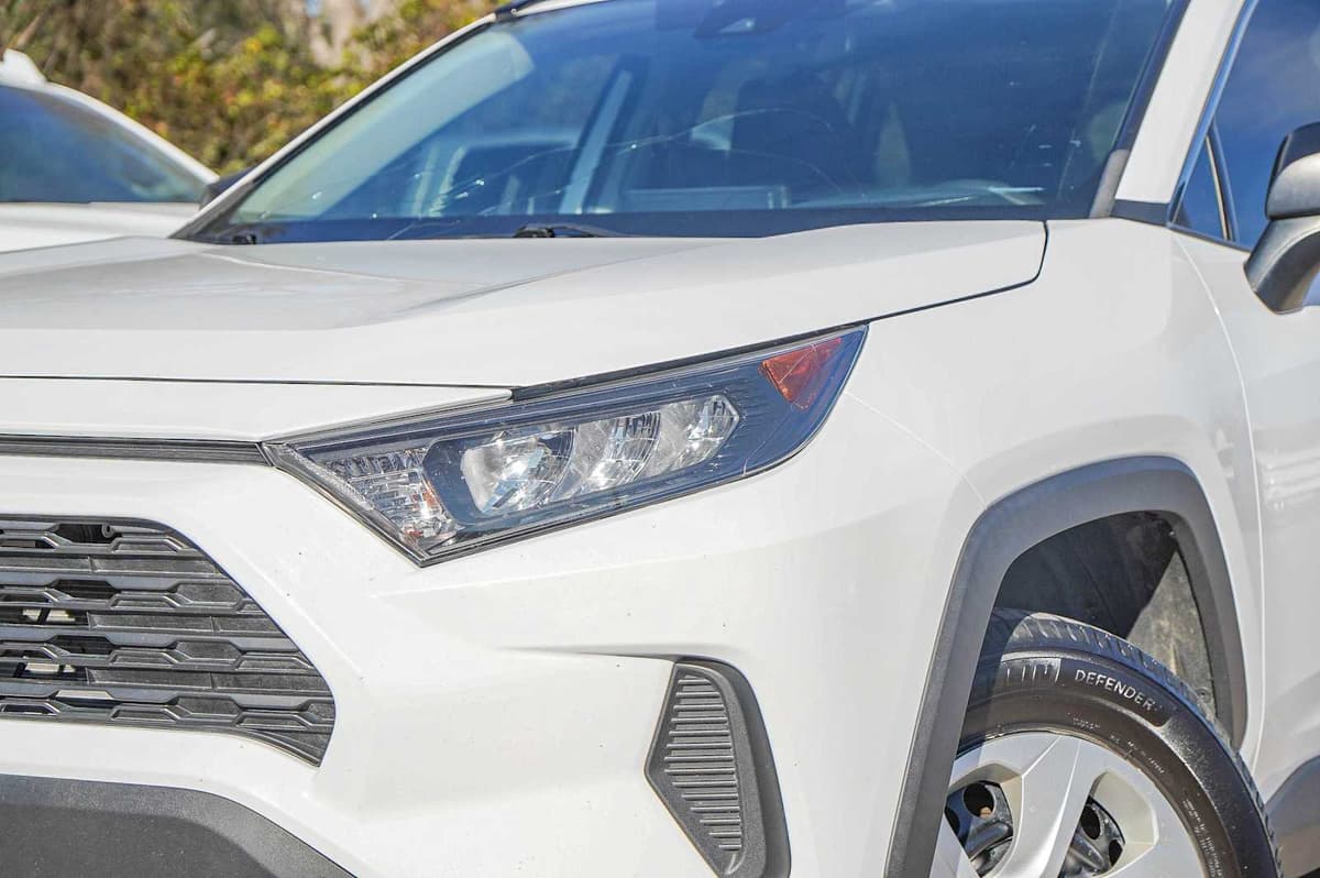 2021 Toyota RAV4 - Image 3
