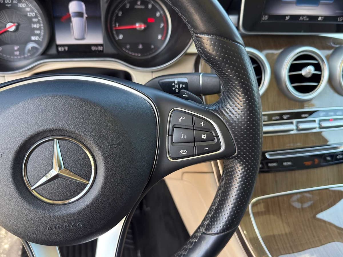 2018 Mercedes-Benz GLC 300 - Image 19