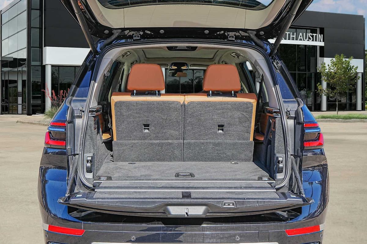 2023 BMW X7 - Image 33