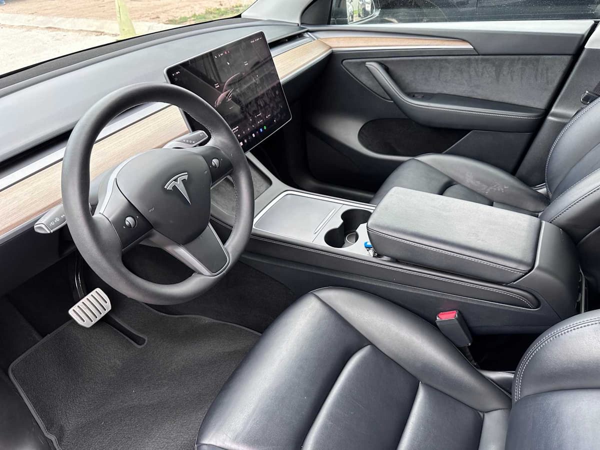2023 Tesla Model Y - Image 8