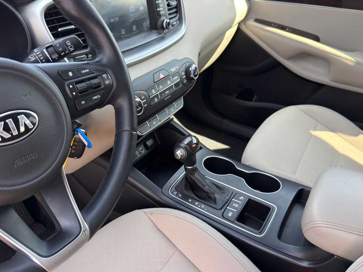 2017 Kia Sorento - Image 13