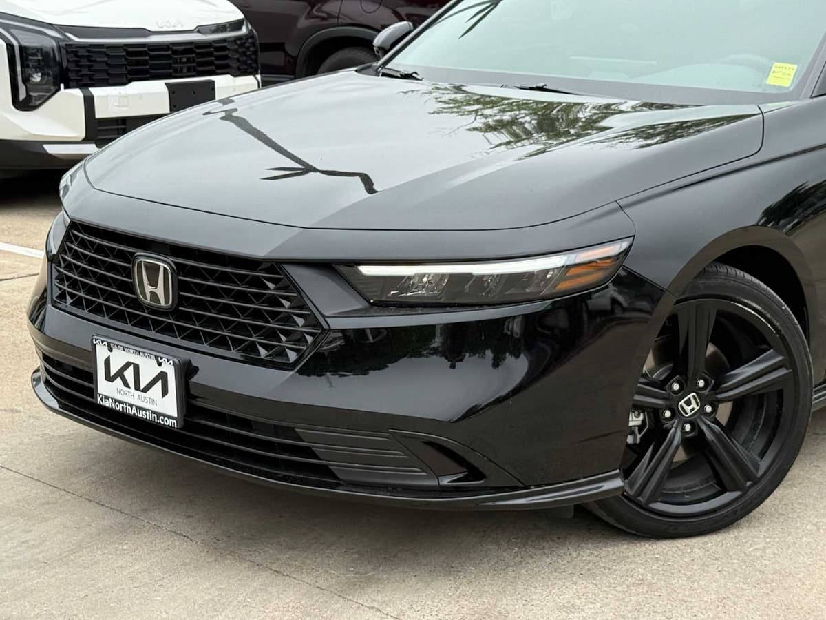 2026 Honda Accord Hybrid - Image 2