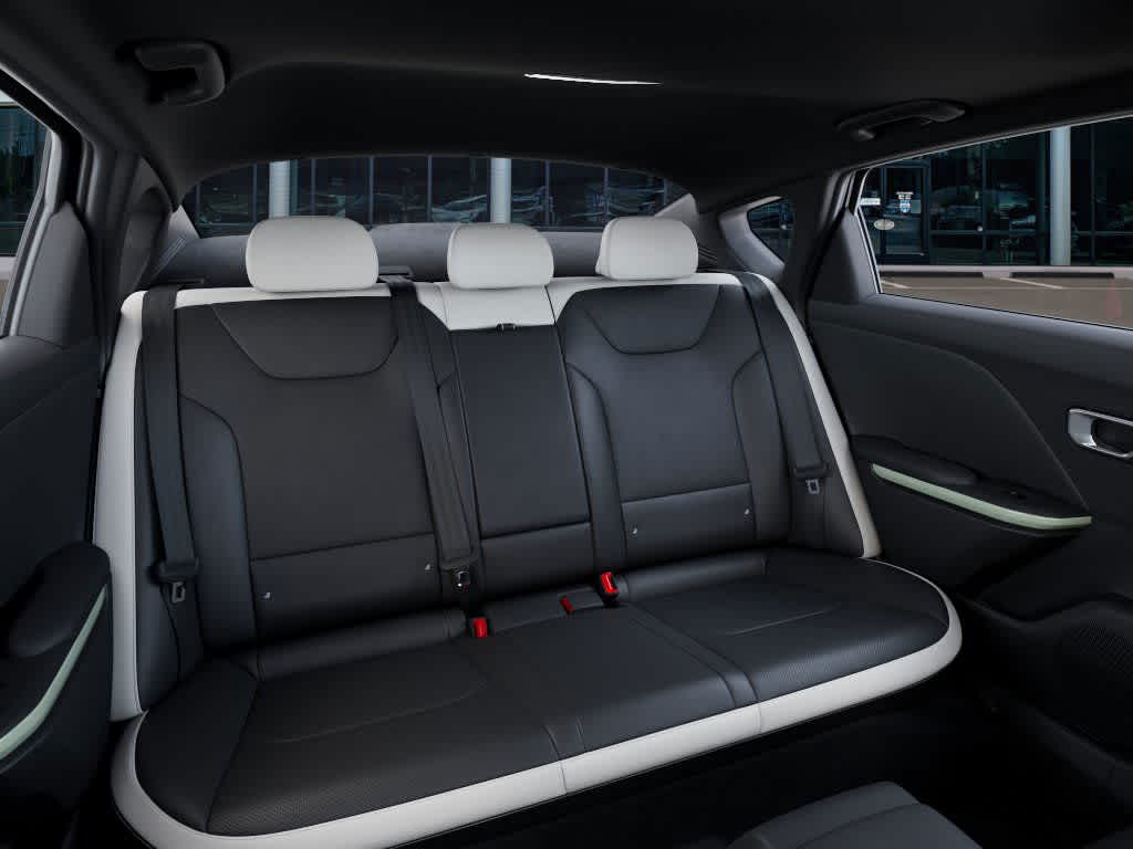 2026 Kia K4 - Image 16