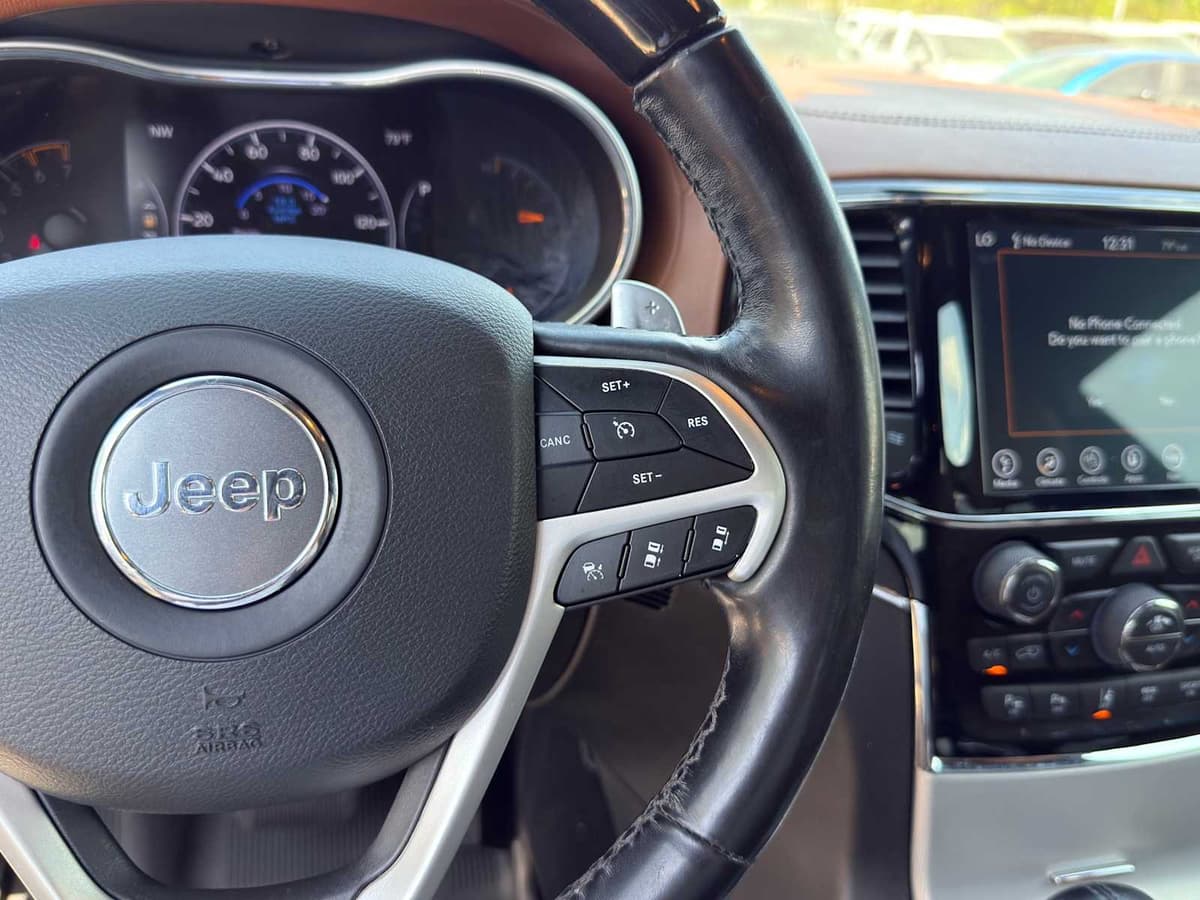 2020 Jeep Grand Cherokee - Image 20