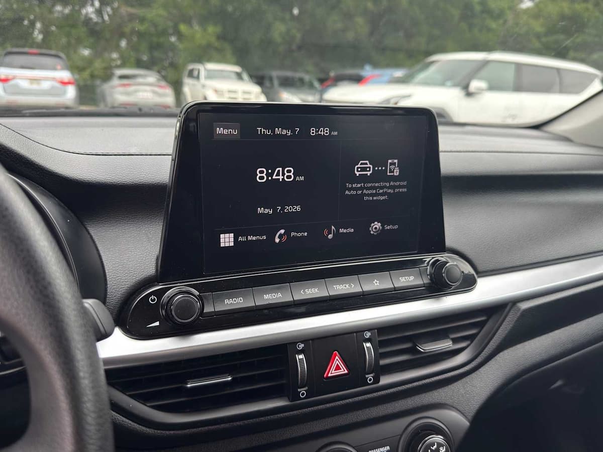 2023 Kia Forte - Image 16