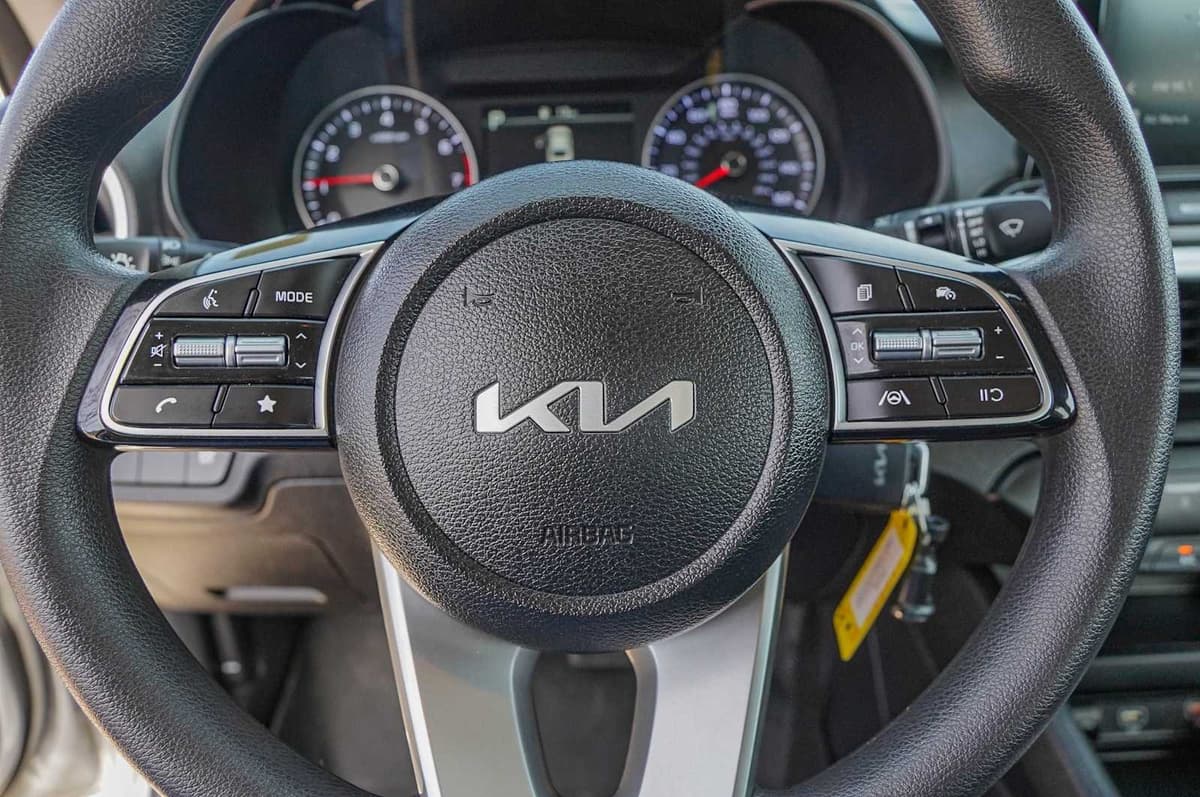 2024 Kia Forte - Image 12