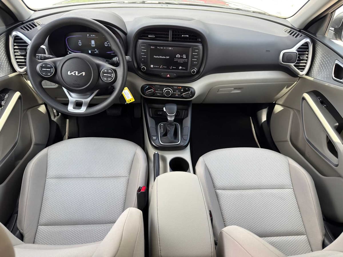 2025 Kia Soul - Image 19