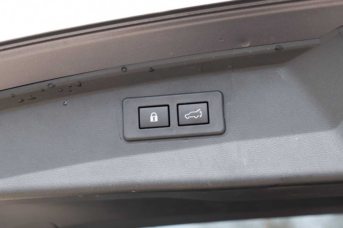 2025 Subaru Outback - Image 30