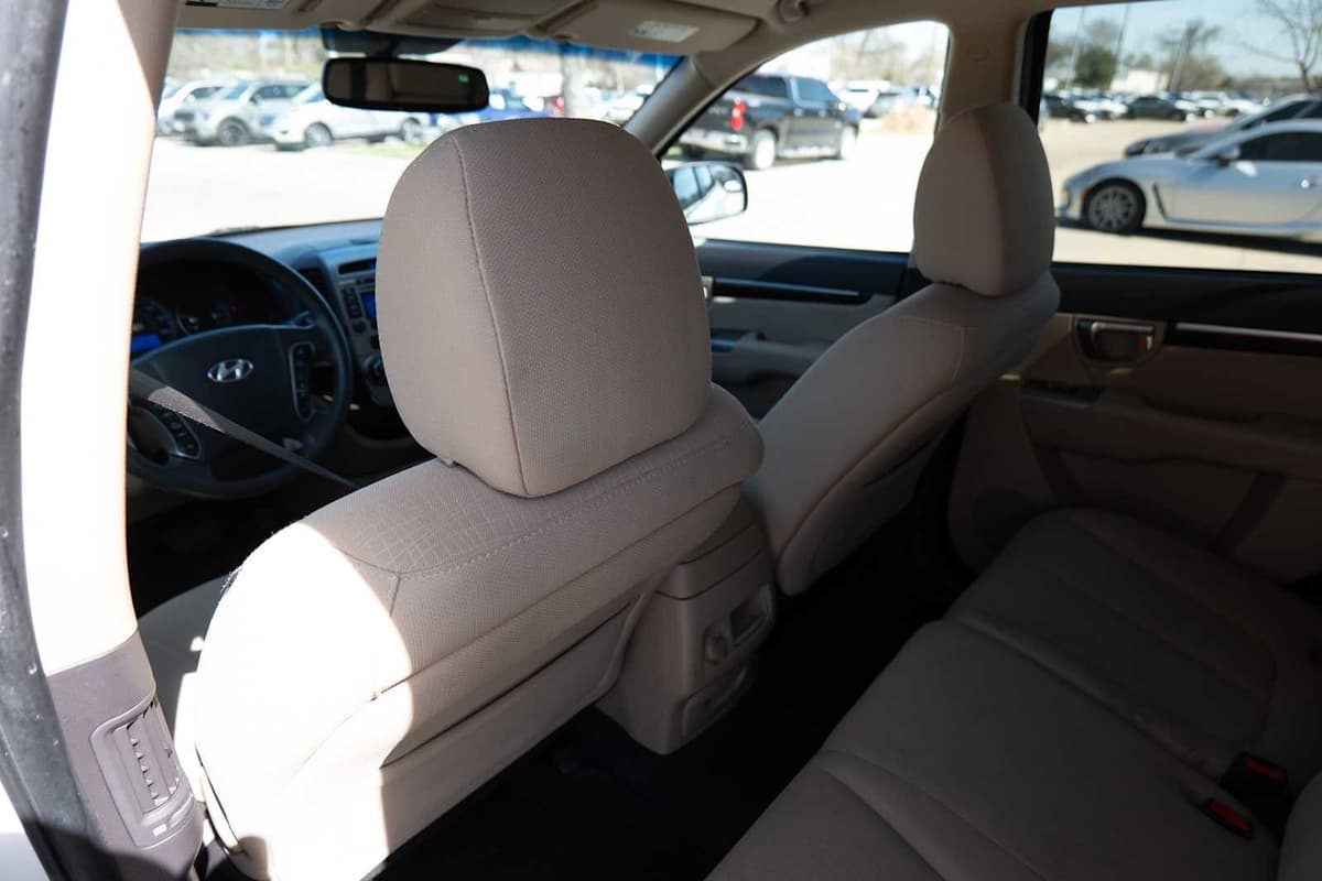 2012 Hyundai Santa Fe - Image 23