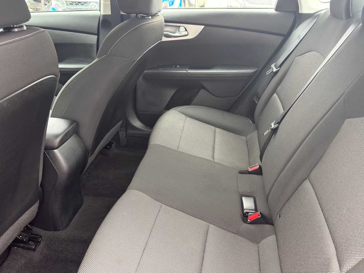 2023 Kia Forte - Image 27