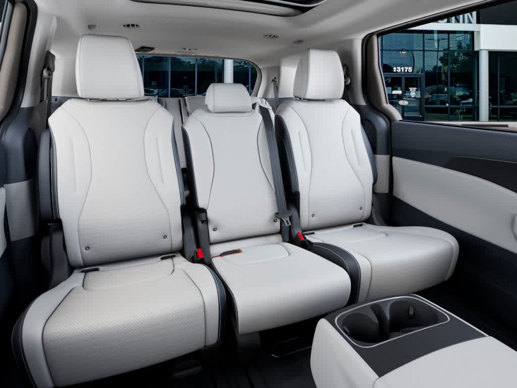 2026 Kia Carnival Hybrid - Image 16