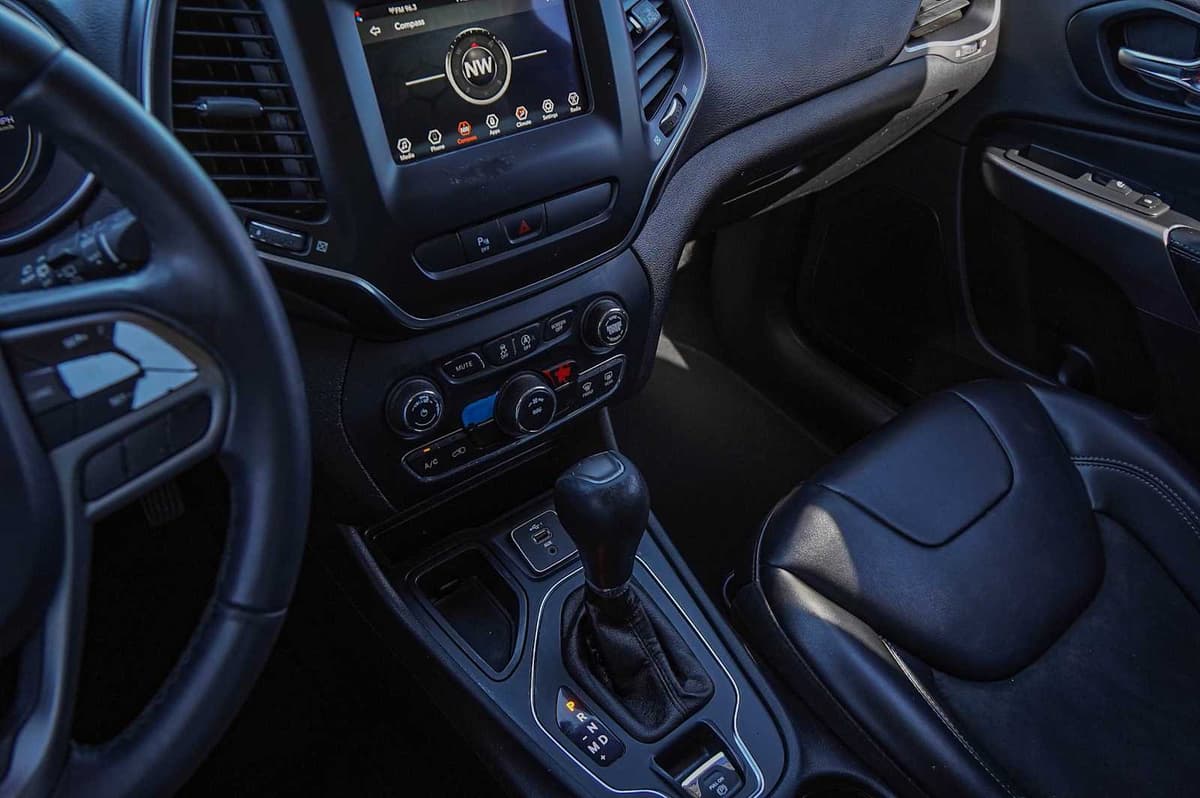 2019 Jeep Cherokee - Image 14