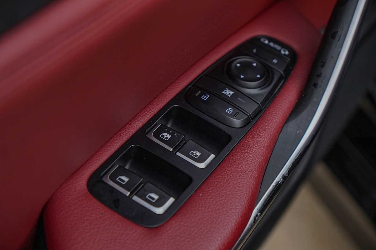 2021 Kia Stinger - Image 25