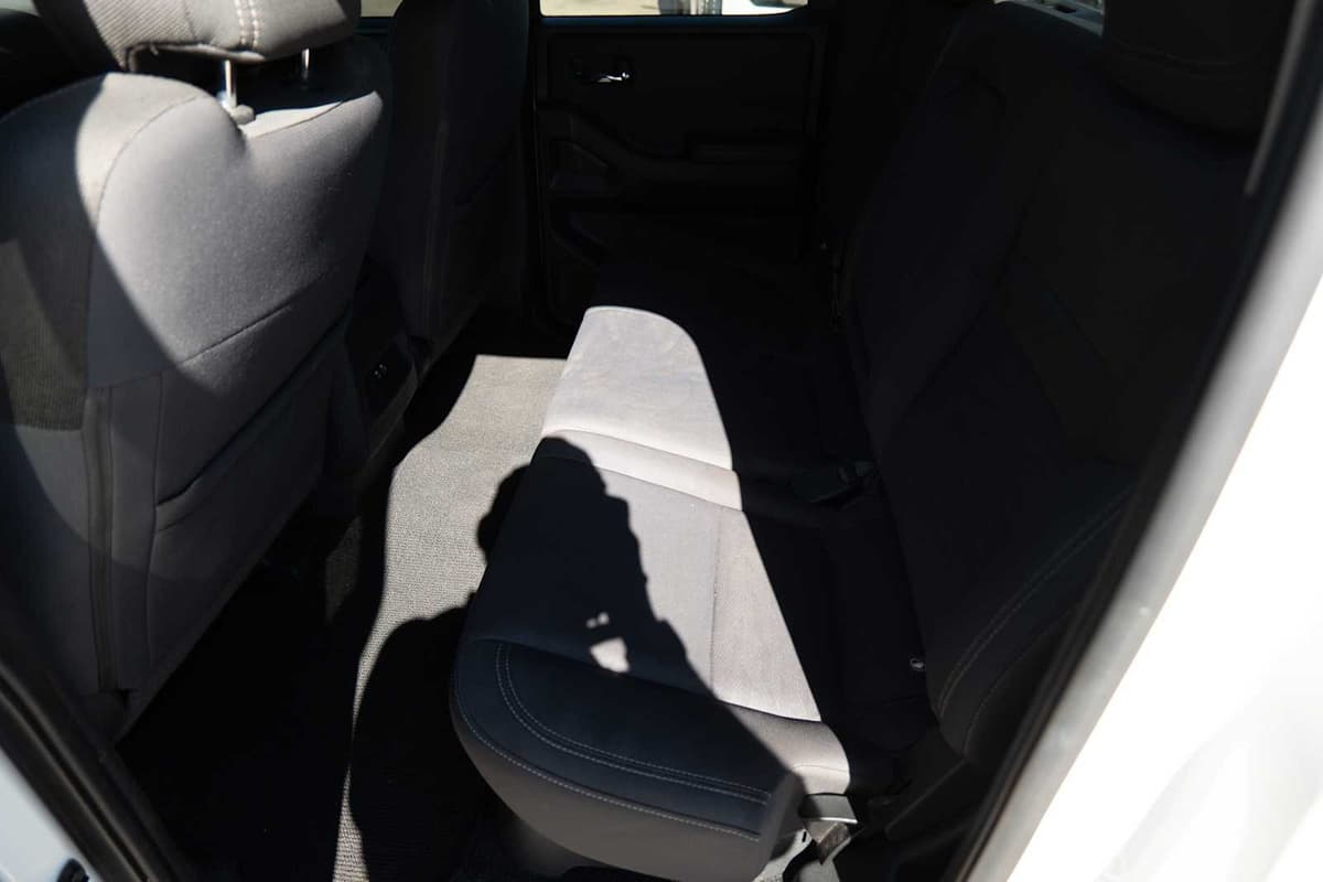 2022 Nissan Frontier - Image 24