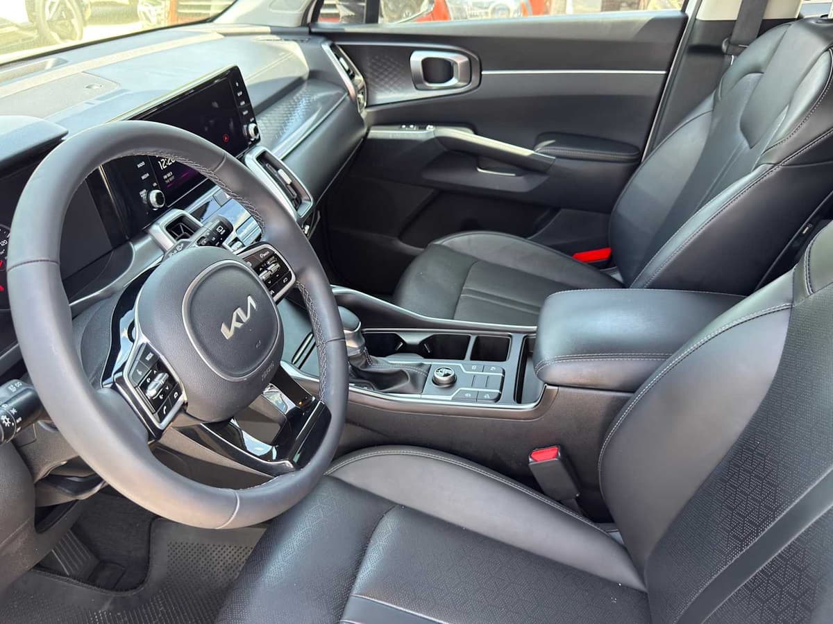 2023 Kia Sorento - Image 10