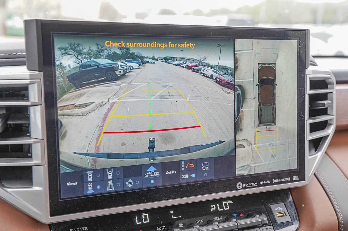 2023 Toyota Tundra - Image 16