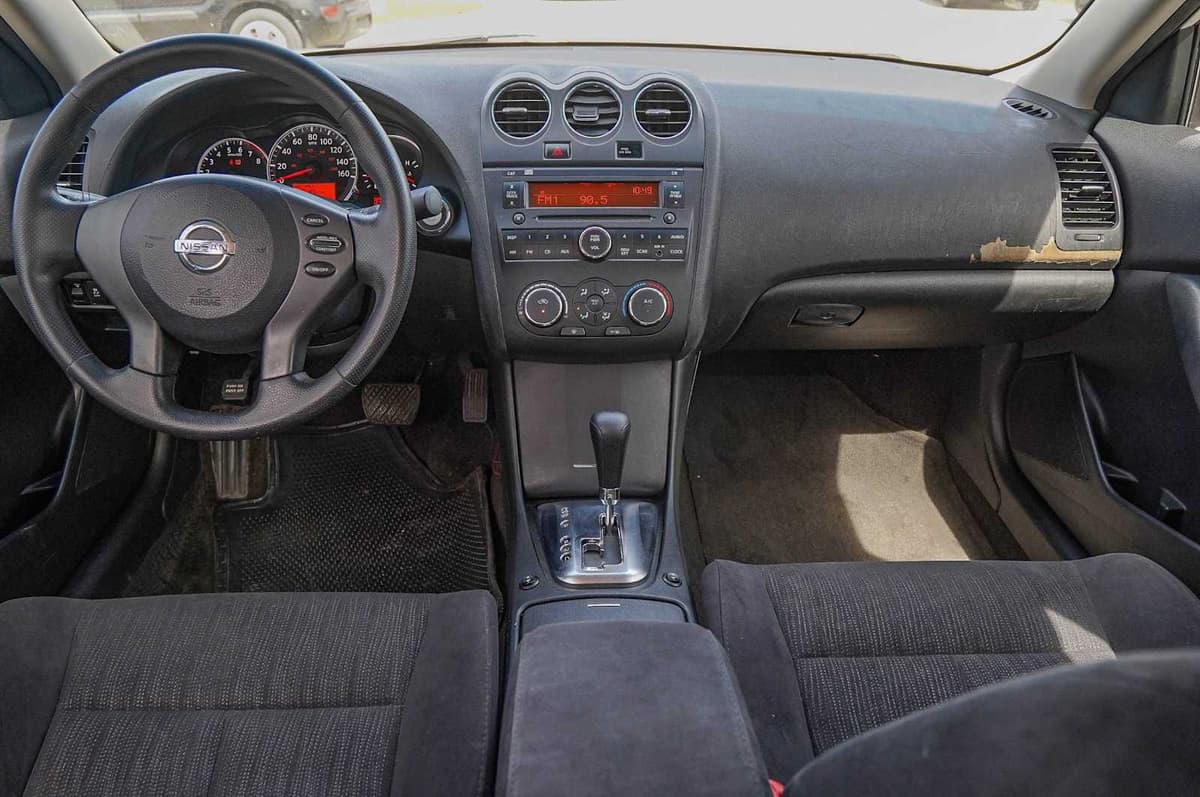 2012 Nissan Altima - Image 21