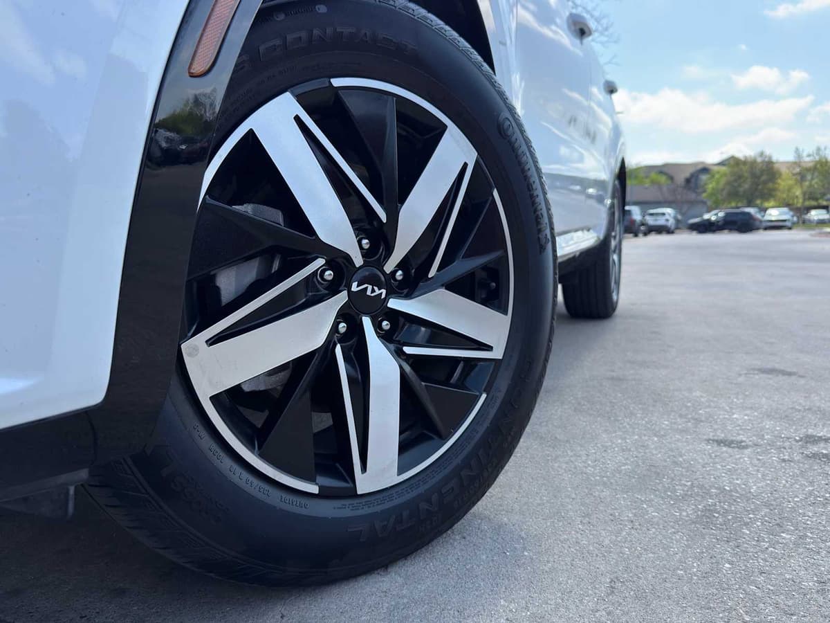 2023 Kia Sorento - Image 3