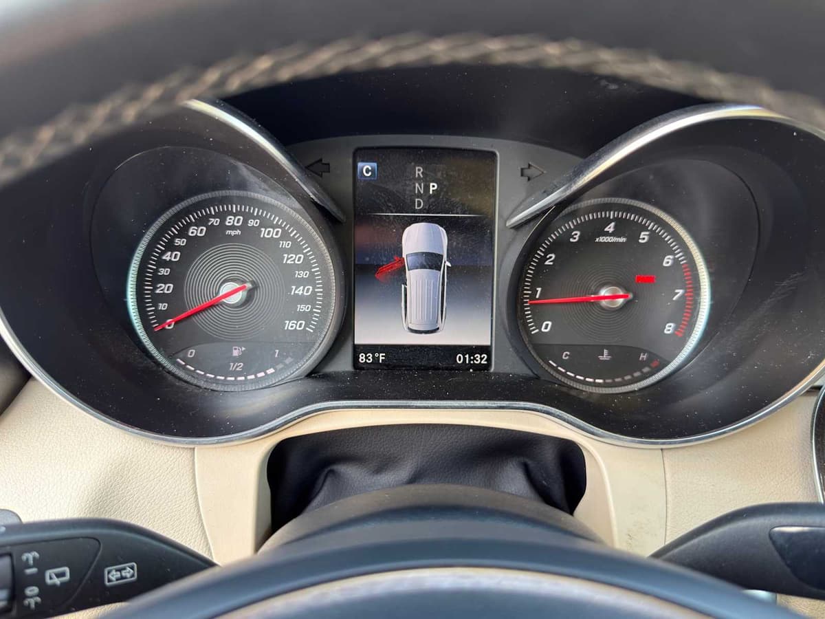 2018 Mercedes-Benz GLC 300 - Image 24