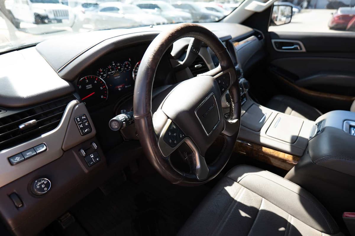 2015 GMC Yukon - Image 9