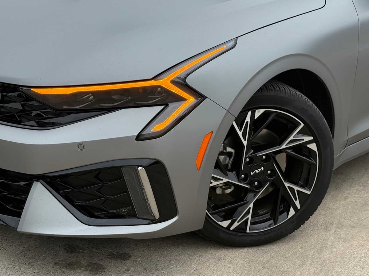 2025 Kia K5 - Image 5