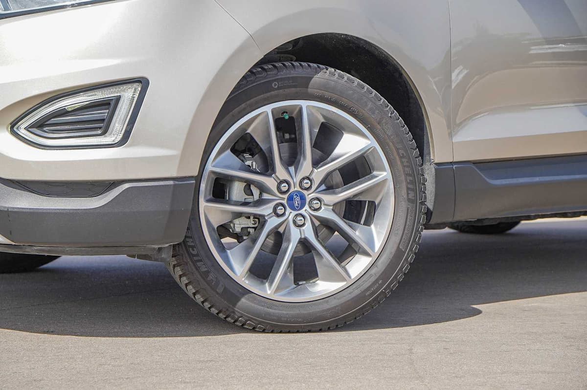 2018 Ford Edge - Image 2